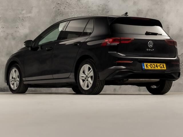 Volkswagen GOLF 1.5 TSI Sport (4 CILINDER, APPLE CARPLAY, GROOT NAVI, STUUR/STOELVERWARMING, KEYLESS, GETINT GLAS, SPORTSTOELEN, PARKEERSENSOREN, SFEERVERLICHTING, NIEUWSTAAT)