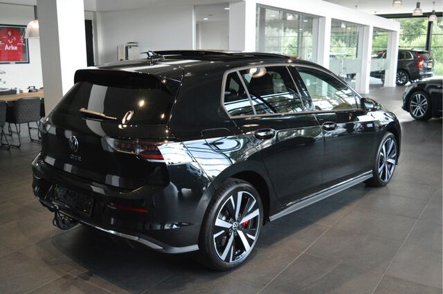 Volkswagen GOLF 1.5 eHybrid GTE pano trekhaak camera leer 18 inch 272 pk !!