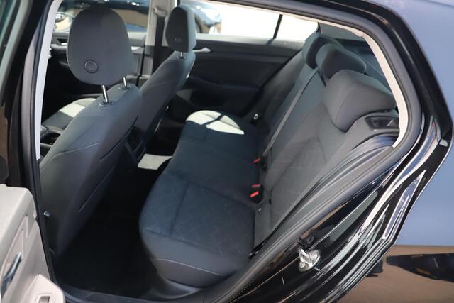 Volkswagen GOLF 1.0 eTSI Life Business Automaat NAP Adaptive Cruise 16 inch LMV Navigatie Sfeerverlichting Climate LED