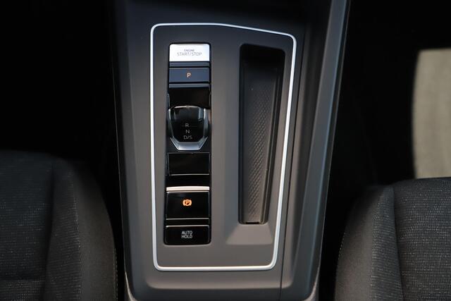 Volkswagen GOLF 1.0 eTSI Life Business Automaat NAP Adaptive Cruise 16 inch LMV Navigatie Sfeerverlichting Climate LED