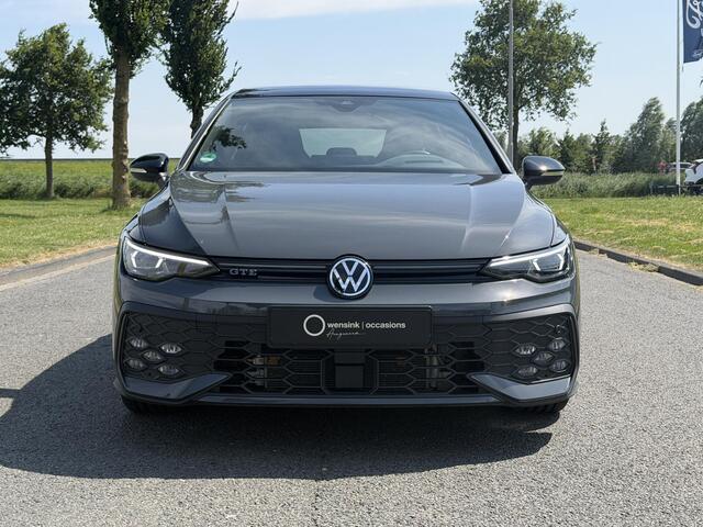 Volkswagen GOLF 1.5 eHybrid GTE | Panoramdak | Trekhaak | Stoelventilatie | HUD | Apple Carplay/Android Auto | Camera | Lederen bekleding |