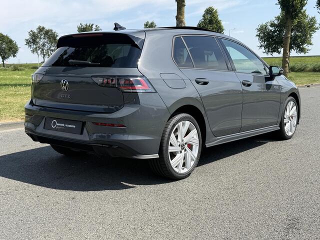 Volkswagen GOLF 1.5 eHybrid GTE | Panoramdak | Trekhaak | Stoelventilatie | HUD | Apple Carplay/Android Auto | Camera | Lederen bekleding |