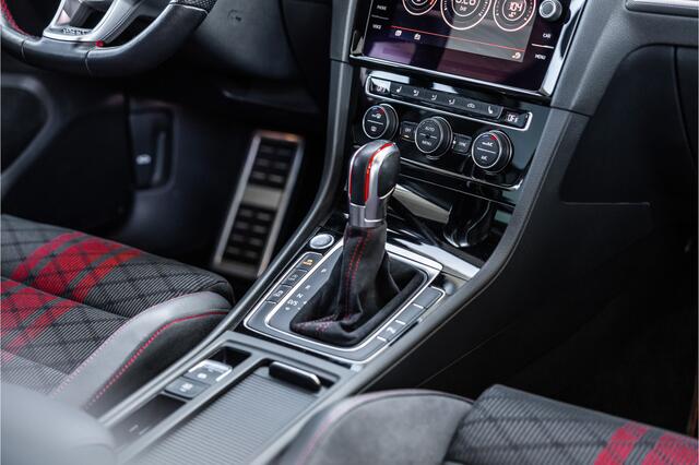 Volkswagen GOLF 2.0 TSI 290 PK GTI TCR | Panorama | ACC | Camera | CarPlay | Navigatie | Stoelverwarming | Virtual Cockpit | Keyless Go | Nieuwe APK