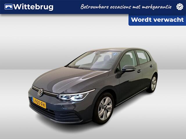Volkswagen GOLF 1.5 TSI Life Business / Navigatie / Parkeersensoren / Trekhaak afn. / LED verlichting / Clima / El verst. stoelen TRANS