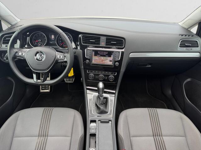 Volkswagen GOLF 1.4 TSI R Line Aut- Panoramadak, Stoelverwarming, Privacy Glass, Navigatie, Park Assist