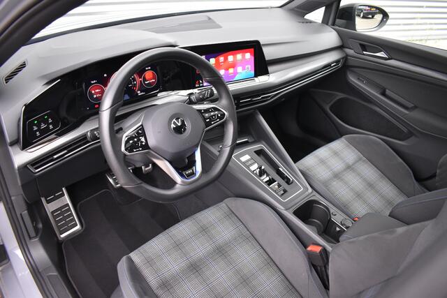 Volkswagen GOLF 1.4 eHybrid GTE 245 pk | IQ-Light | Pano | Apple-Carplay |