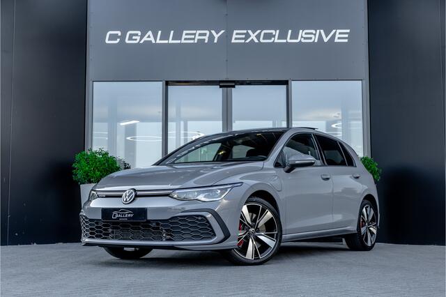 Volkswagen GOLF 1.4 eHybrid Style - Panorama | Elek. Trekhaak | Camera | ACC