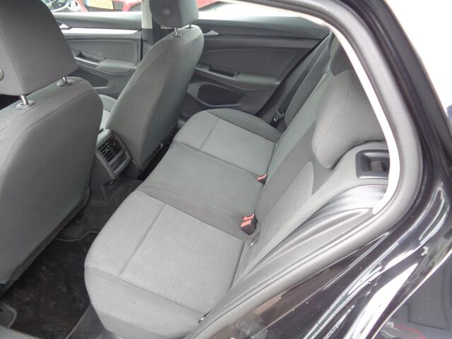 Volkswagen GOLF 1.0 TSI Ecc, Cruise, PDC v+a, LM velgen, Carplay/android, Digidash
