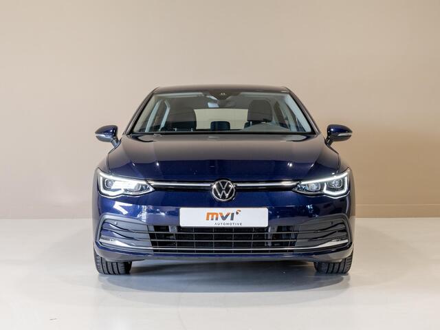 Volkswagen GOLF 1.5 eTSI R-Line Business+ 150pk / Dodehoek detectie / Elektrisch verstelbare stoelen met geheugen / Achteruitrijcamera / Stoelverwarming / Apple carplay /