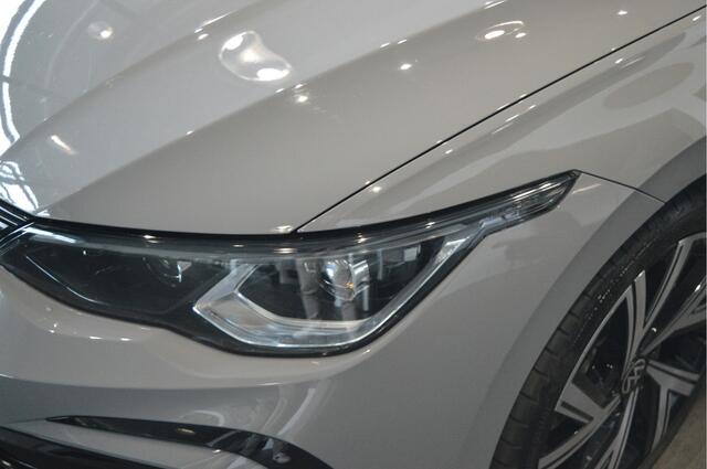 Volkswagen GOLF 1.5 eTSI 3X R-LINE navi pano camera 18 inch 150 pk !!