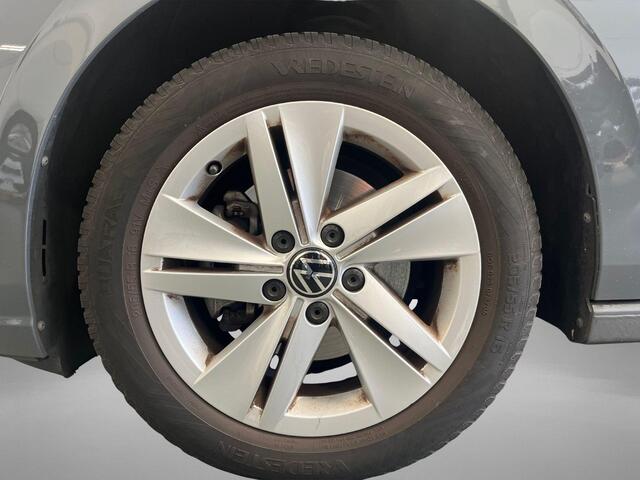 Volkswagen GOLF 1.0 eTSI 110pk DSG Life · Camera · Apple/Android Car Play · Navigatie · Sfeerverlichting · 16'' Inch · Garantie t/m 04-02-2028 of 100.000km
