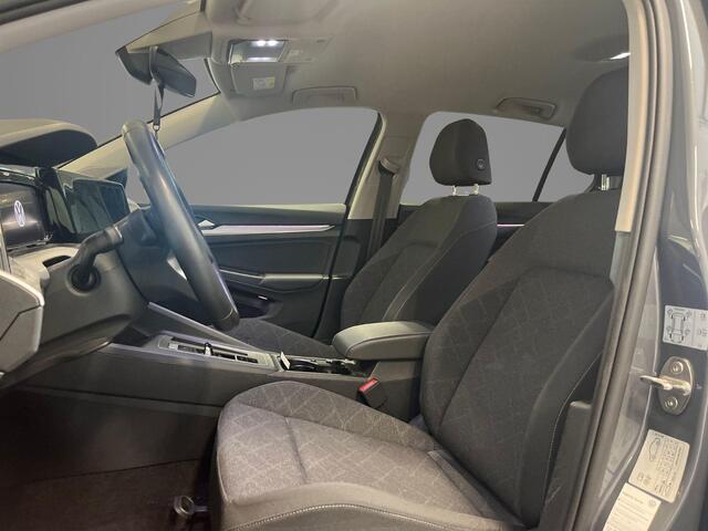 Volkswagen GOLF 1.0 eTSI 110pk DSG Life · Camera · Apple/Android Car Play · Navigatie · Sfeerverlichting · 16'' Inch · Garantie t/m 04-02-2028 of 100.000km