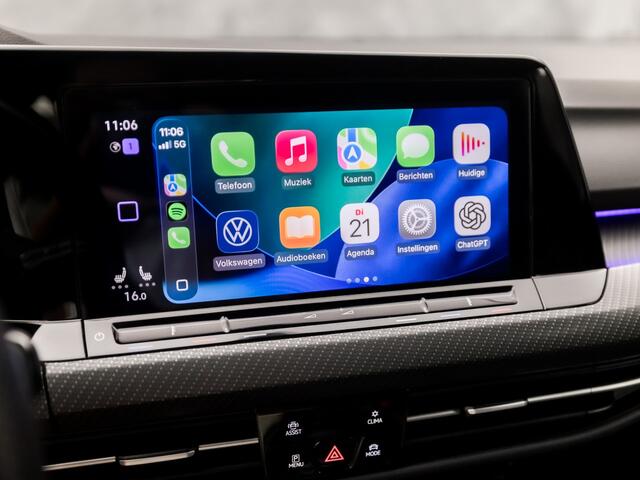 Volkswagen GOLF 1.5 TSI R-Line 150Pk Automaat (2X R-LINE, PANORAMADAK, BLACK PACK, KUIPSTOELEN, STUUR/STOELVERWARMING, SFEERVERLICHTING, KEYLESS, APPLE CARPLAY, NIEUWE APK, NIEUWSTAAT)