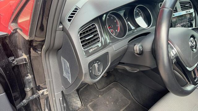 Volkswagen GOLF 1.0 TSI Comfortline NAVI / CLIMA / CARPLAY / PDC / BLUETOOTH / ACC / NL-AUTO