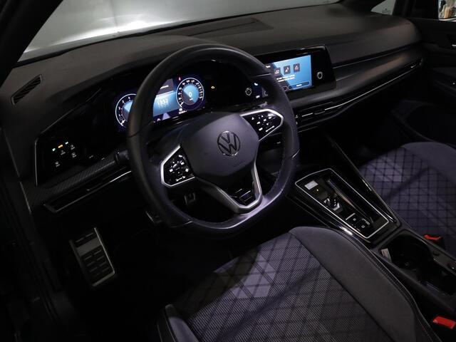 Volkswagen GOLF 1.5 eTSI R-Line 130 pk Automaat (DSG) | Navigatie via App | Parkeersensoren | Autom. airco | LED koplampen | R-Line |