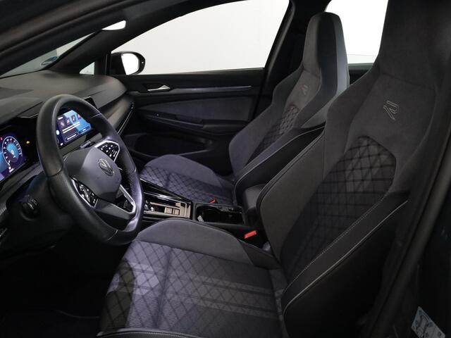 Volkswagen GOLF 1.5 eTSI R-Line 130 pk Automaat (DSG) | Navigatie via App | Parkeersensoren | Autom. airco | LED koplampen | R-Line |