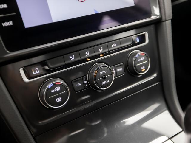 Volkswagen GOLF Variant 1.0 TSI Comfort Deluxe (APPLE CARPLAY, GROOT NAVI, CLIMATE, STOELVERWARMING, SPORTSTOELEN, CRUISE, NIEUWE APK, NIEUWSTAAT)