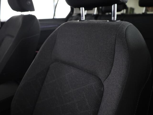 Volkswagen GOLF 1.5 eTSI Style