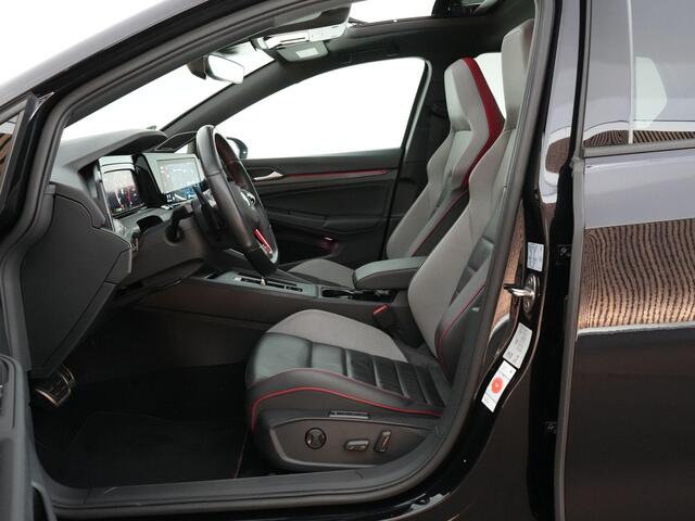 Volkswagen GOLF GTI Clubsport 2.0 300pk TSI |panoramadak|Nürburgring mode|Harman & Kardon|DCC|ACC|IQ Light|memory|stoelverwarming & verkoeling|head-up|Apple Carplay|parkeercamera|19" LMV|