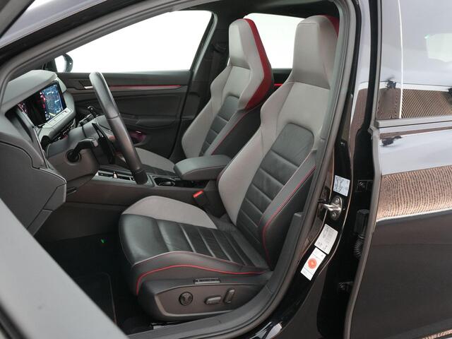 Volkswagen GOLF GTI Clubsport 2.0 300pk TSI |panoramadak|Nürburgring mode|Harman & Kardon|DCC|ACC|IQ Light|memory|stoelverwarming & verkoeling|head-up|Apple Carplay|parkeercamera|19" LMV|