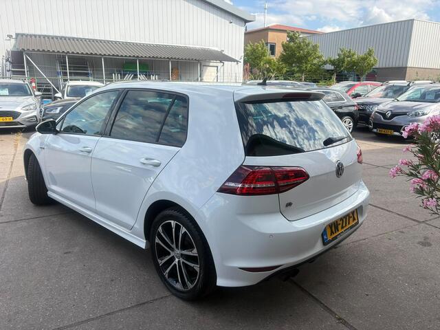 Volkswagen GOLF 1.4 TSI Connected Series DSG, clima, cruise, pdc, stoelverwarming