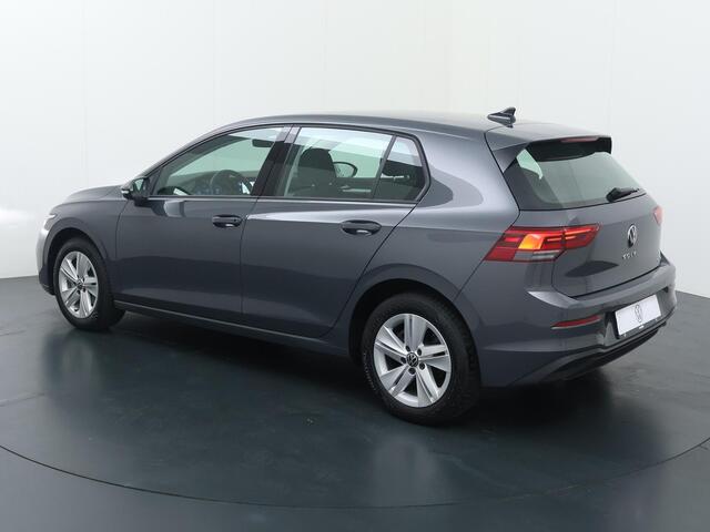 Volkswagen GOLF 1.0 eTSI Life | 110 PK | Automaat | Achteruitrijcamera | Adaptive cruise control | LED verlichting | Navigatiesysteem |