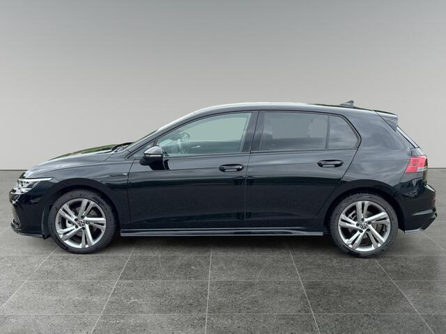 Volkswagen GOLF 1.5 130pk eTSI R-Line Business Parkeersensoren voor en achter | Adaptive Cruise Control | Automarische airconditioning 'Climatronic'