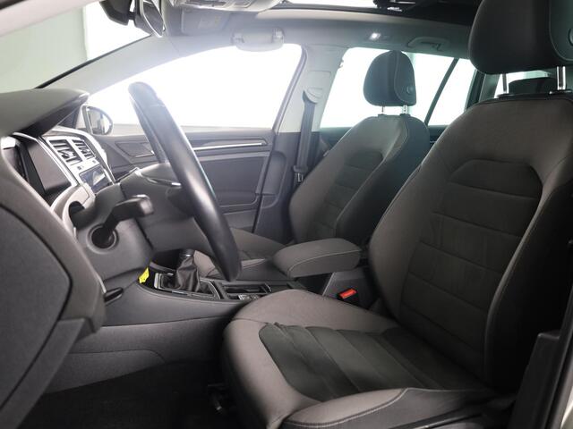 Volkswagen GOLF Variant 1.0 TSI Highline 115PK | Panoramadak | Digitaal dashboard | Navigatie | Stoelverwarming