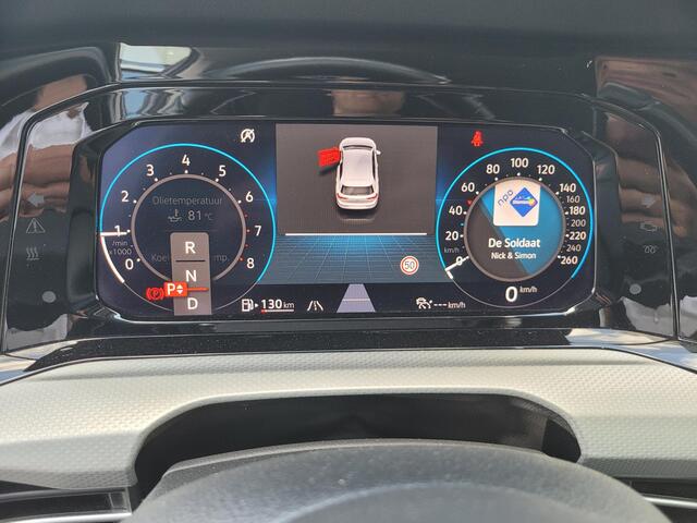 Volkswagen GOLF 1.5 eTSI Life Business | Navigatie | Winter Pack | Digital Cockpit | Dealer Onderhouden