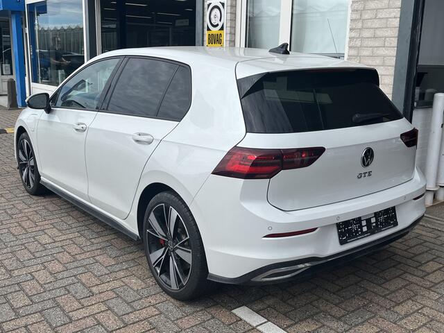 Volkswagen GOLF 1.4 eHybrid GTE / AUTOMAAT/ 245 PK/ KEYLESS/ CRUISE/ APP-CONNECT/ NAVI/ CLIMATE/ STOELVERWARMING/ PARK. SENSOREN + CAMERA/ DAB