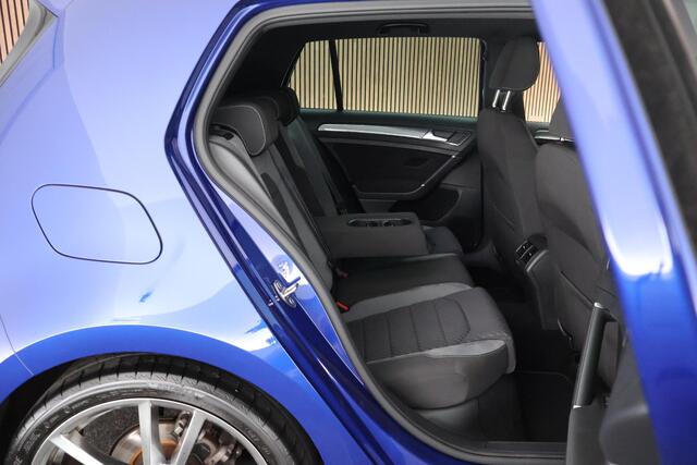 Volkswagen GOLF 1.0 TSI 110pk DSG R-Line Highline Trekhaak LED Camera Virtual cockpit Adaptive cruise Stoelverwarming