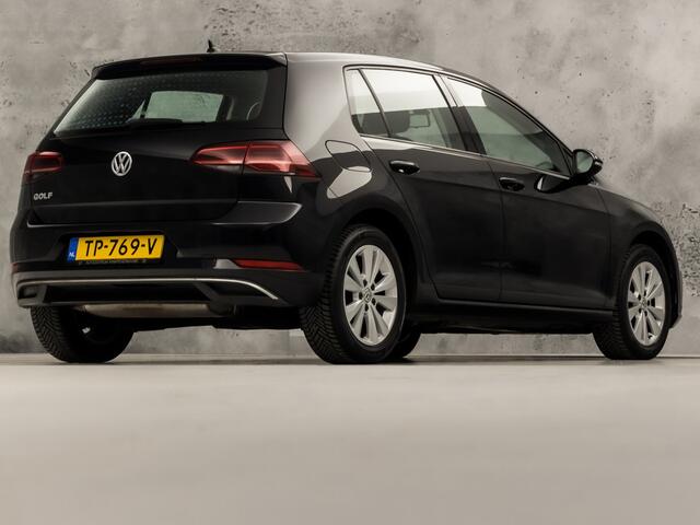 Volkswagen GOLF 1.0 TSI Sportline (APPLE CARPLAY, GROOT NAVI, ALCANTARA, DYNAMISCHE KNIPPERLICHTEN, SPORTSTOELEN, STOELVERWARMING, ADAPTIVE CRUISE, PARKEERSENSOREN, NIEUWSTAAT)