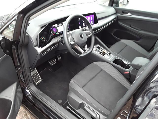Volkswagen GOLF 1.5 eTSI DSG ACTIVE / NAVI / LED / ACC
