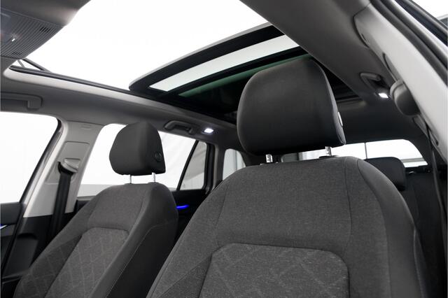 Volkswagen GOLF Variant Qdrive Panoramadak 18inch