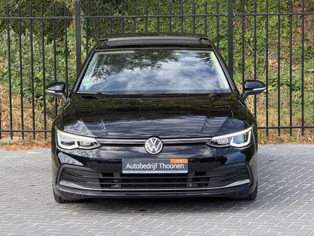 Volkswagen GOLF 1.5 eTSI Style 150 pk | pano | trekhaak | 18"