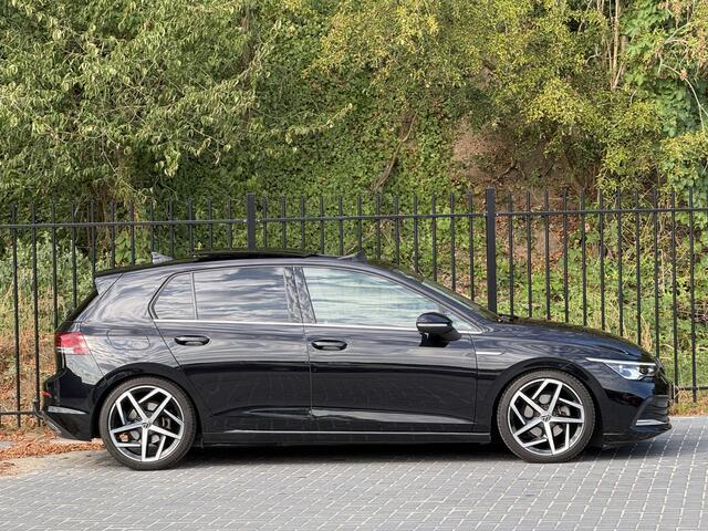 Volkswagen GOLF 1.5 eTSI Style 150 pk | pano | trekhaak | 18"