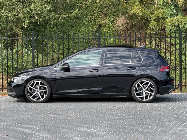 Volkswagen GOLF 1.5 eTSI Style 150 pk | pano | trekhaak | 18"