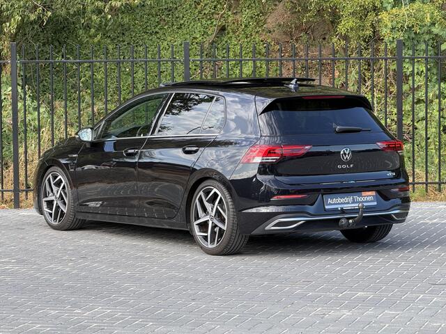 Volkswagen GOLF 1.5 eTSI Style 150 pk | pano | trekhaak | 18"
