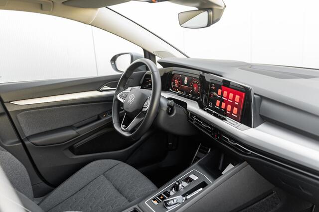 Volkswagen GOLF 1.5 eTSI R-Line Business+