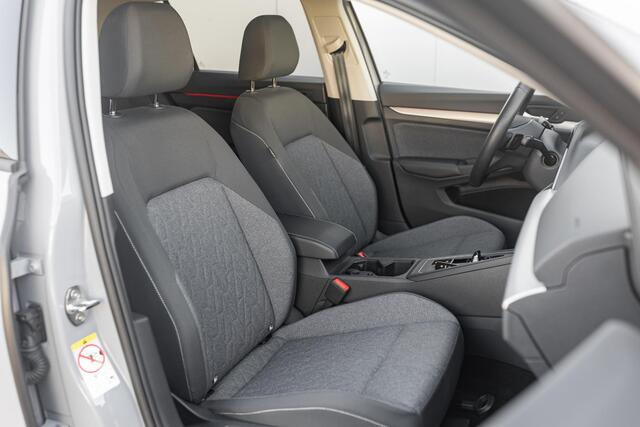 Volkswagen GOLF 1.5 eTSI R-Line Business+
