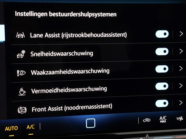 Volkswagen GOLF Life Edition 1.5 eHybrid 204 PK 6 versn. DSG · Draadloze telefoonlader · Achteruitrijcamera · Prijs is inclusief inruilpremie · MEGA SALE