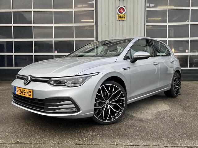 Volkswagen GOLF 1.5 TSI Style GT Stoelverwarming / LED / PDC / 19 inch / Memory stoel