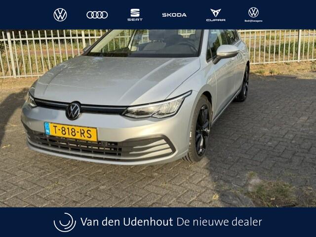Volkswagen GOLF 1.0 eTSI Life DSG Navigatie, achteruitrijcamera