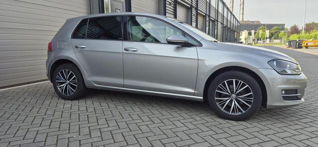 Volkswagen GOLF 1.2 TSI Allstar Airco | Cruise control | Stoelverwarming | PDC | CC | aangeboden voor een particulier