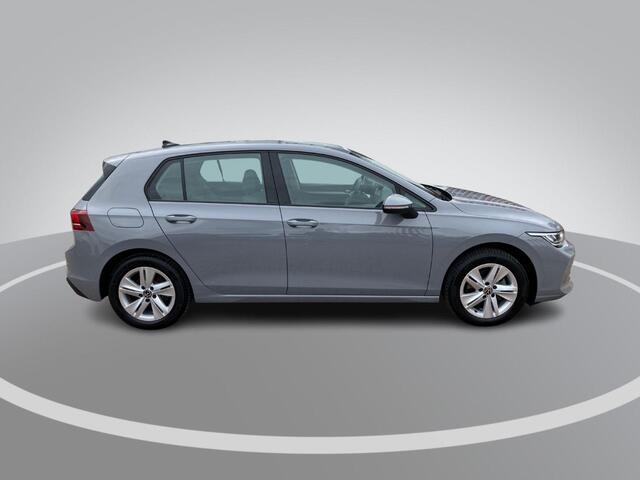 Volkswagen GOLF 1.5eTSI/150PK Life Edition · Apple/Android Car Play · Navigatie · Head-Up display · Stoel-& stuurverwarming · Garantie t/m 21-04-2030 of 100000km.