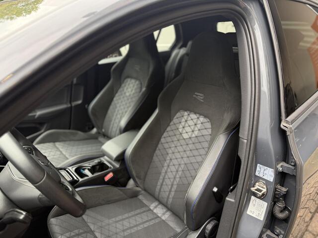 Volkswagen GOLF 1.5 TSI R-Line Edition 150PK Sfeer Verlichting l LED l Camera l Stoelverwarming l