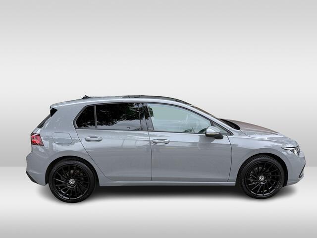 Volkswagen GOLF 1.0 eTSI Life | stoelverwarming | stuurverwarming | applecarplay/android auto | 18 inch velgen |