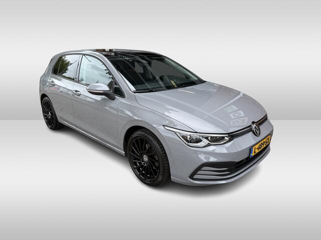 Volkswagen GOLF 1.0 eTSI Life | stoelverwarming | stuurverwarming | applecarplay/android auto | 18 inch velgen |