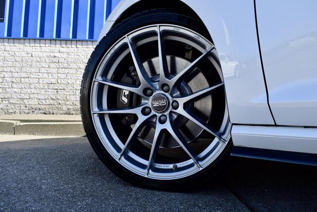 Volkswagen GOLF 2.0 R 4motion 310pk Pano Dynaudio DSG