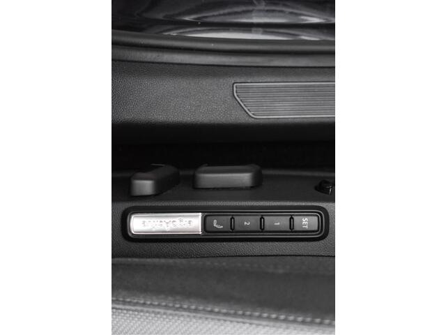 Volkswagen GOLF 1.0 TSI Life Business Massage+Memory, Head-up, Adaptive cruise, Camera, Stoel/stuurverwarming